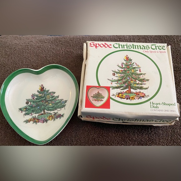 Spode Christmas Tree Heart-Shaped Dish with box - Picture 1 of 7